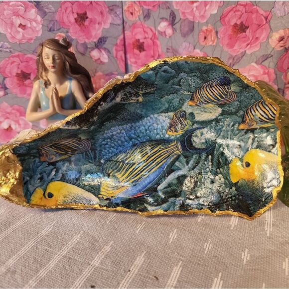 DECOUPAGE OYSTER SHELL DECOUPAGE OYSTER OCEAN SCENE TRINKET DISH - Picture 1 of 12